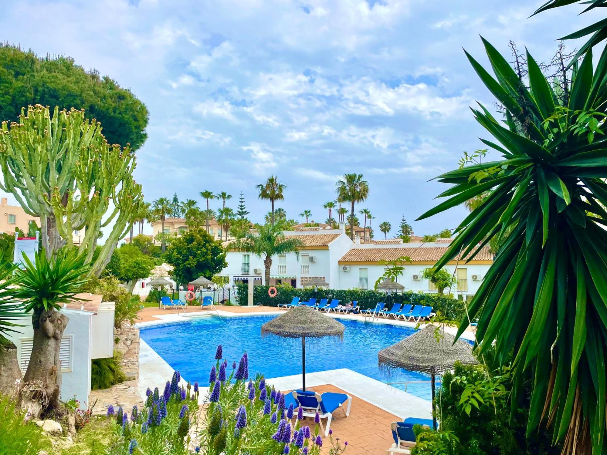 Beach Retreat 2 Bedroom Apartment Fuengirola Bagian luar foto
