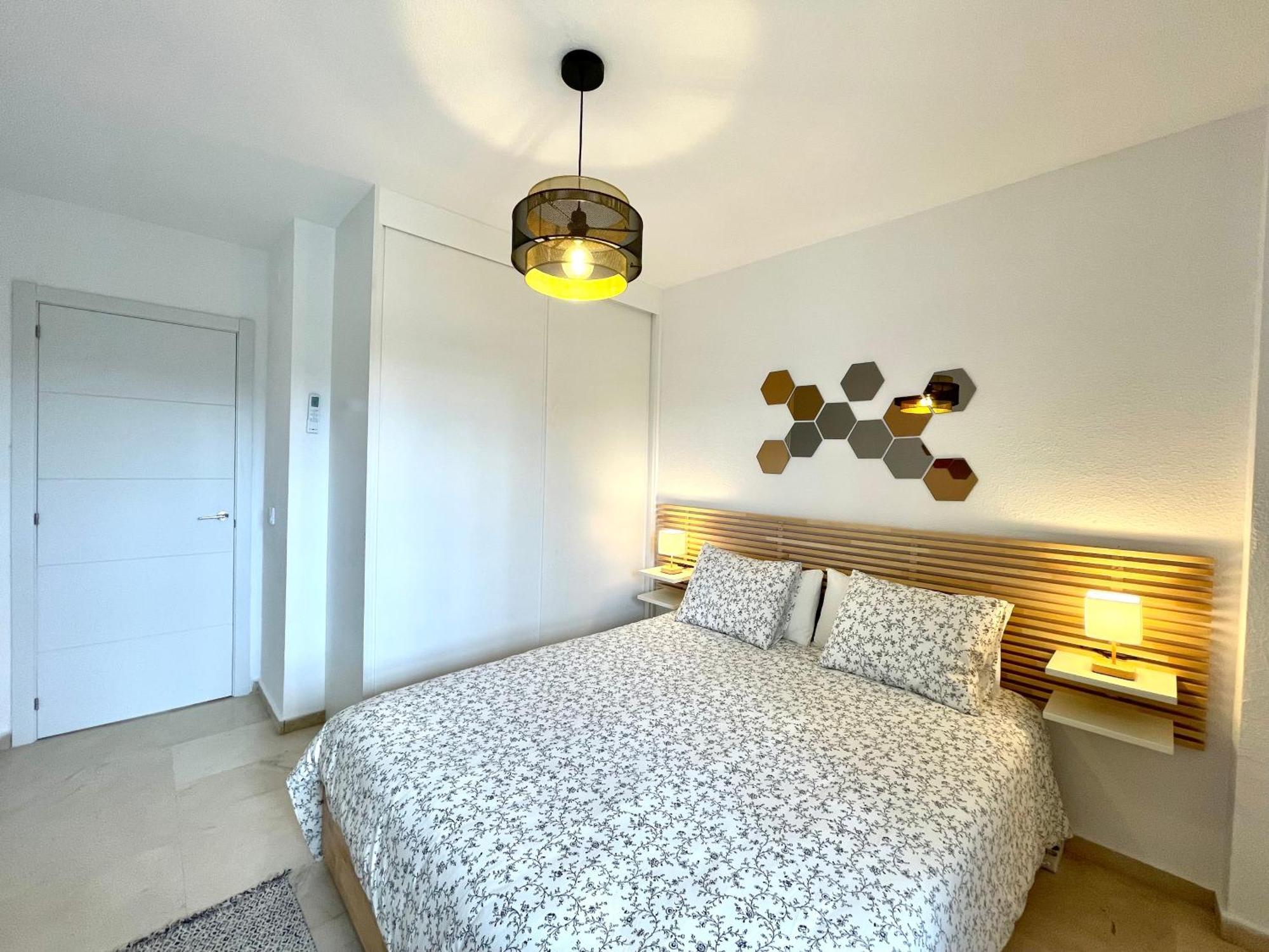 Beach Retreat 2 Bedroom Apartment Fuengirola Bagian luar foto
